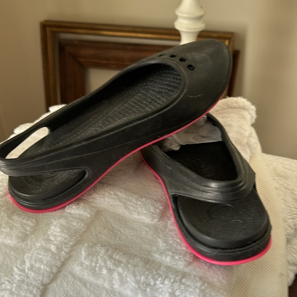 CROC slingbacks (Sz 8) - Picture 4 of 7